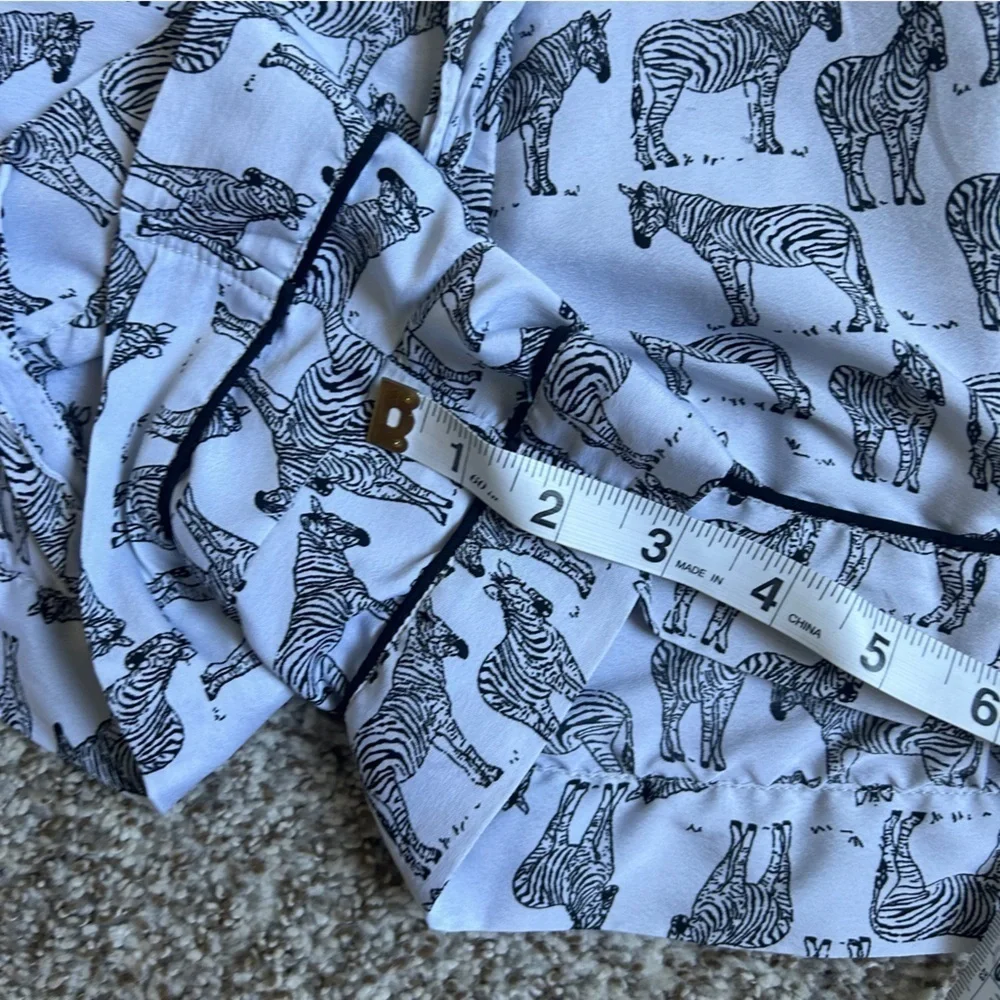 🦋 Isaac Mizrahi White Black Zebra Pajama Shorts Comfy Casual Large